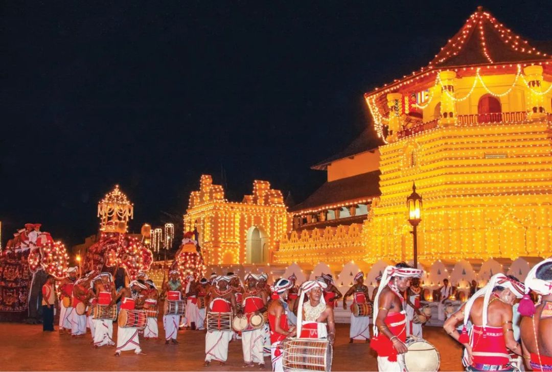 Kandy Esala Perahera